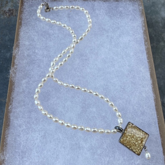 Jewelry - Pearl Sterling silver Necklace with square seed Pendant